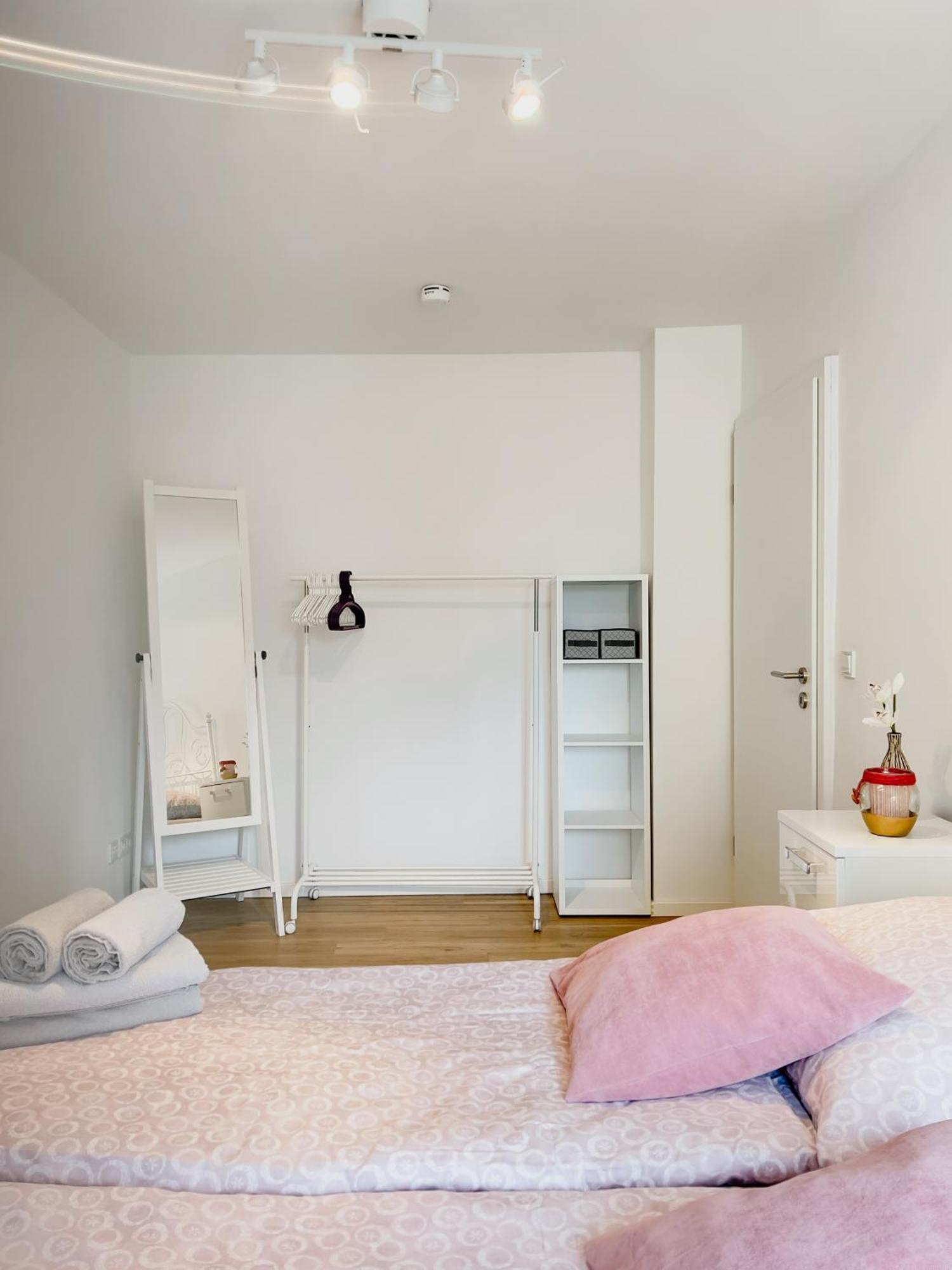 Schoene Helle & Gemuetliche Wohnung In Altstadtnaehe Erfurt Szoba fotó